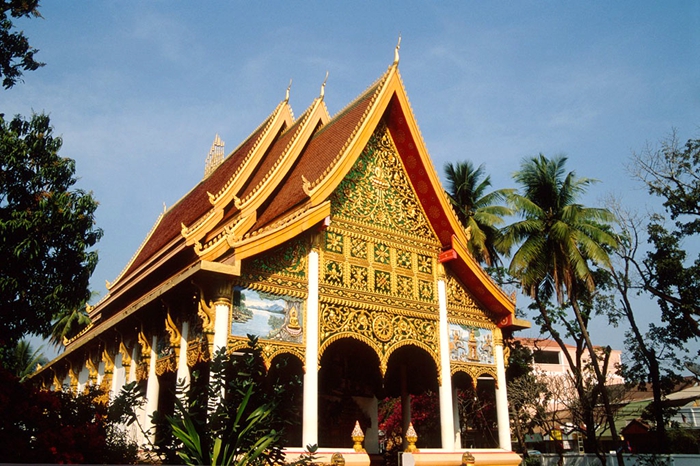 老挝寺庙.jpg