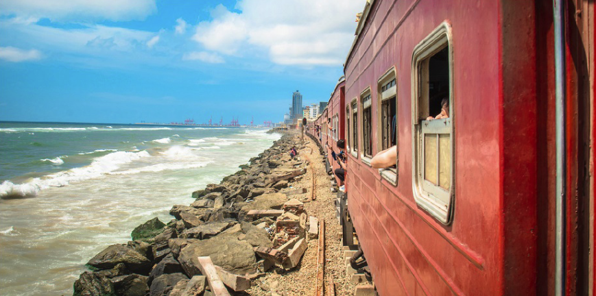 斯里兰卡对华免签，8月1日起实行！在斯里兰卡最佳旅游时间去乘坐海上火车吧