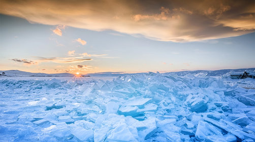 贝加尔湖蓝冰几月最美，贝加尔湖蓝冰最佳欣赏时间