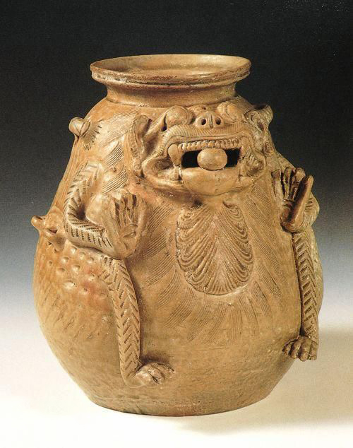 西晋青瓷神兽尊.jpg