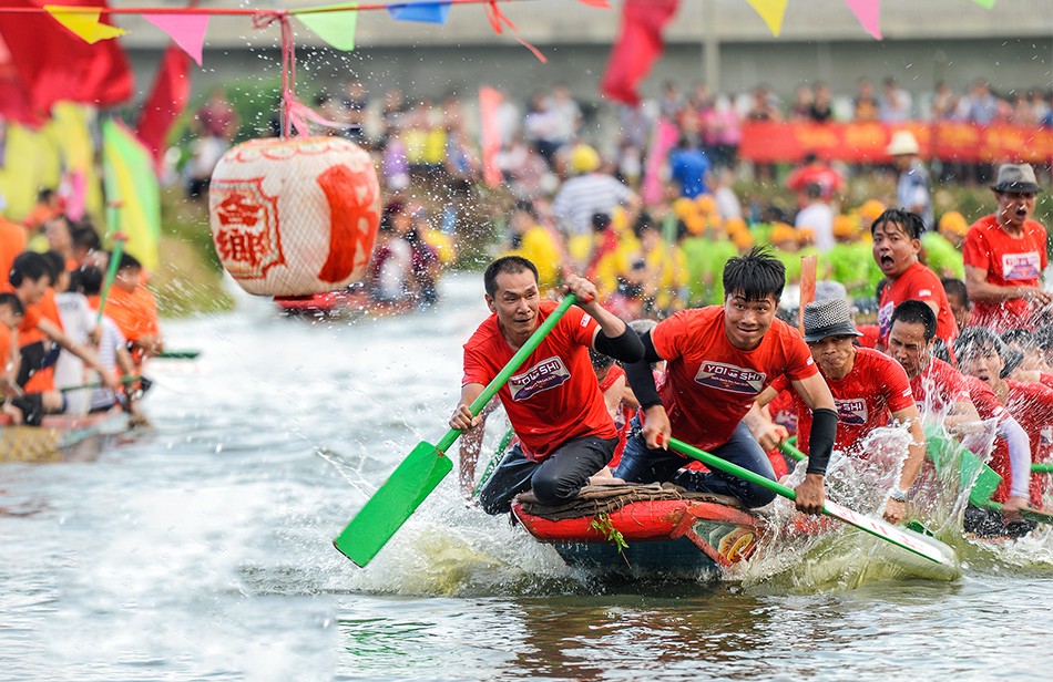 云南西双版纳泼水节攻略,全民狂欢的盛大节日开始了!