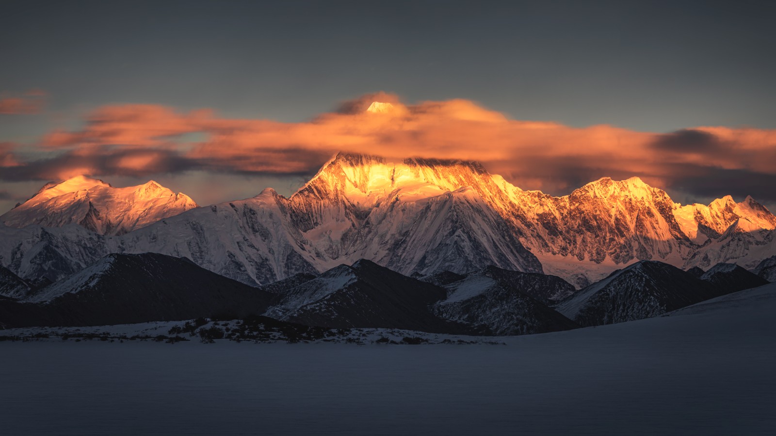 贡嘎雪山